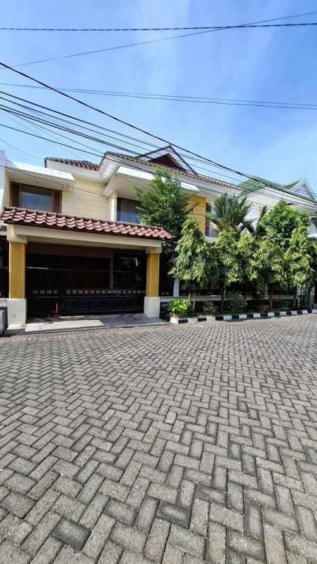 dijual rumah manyar kertoadi