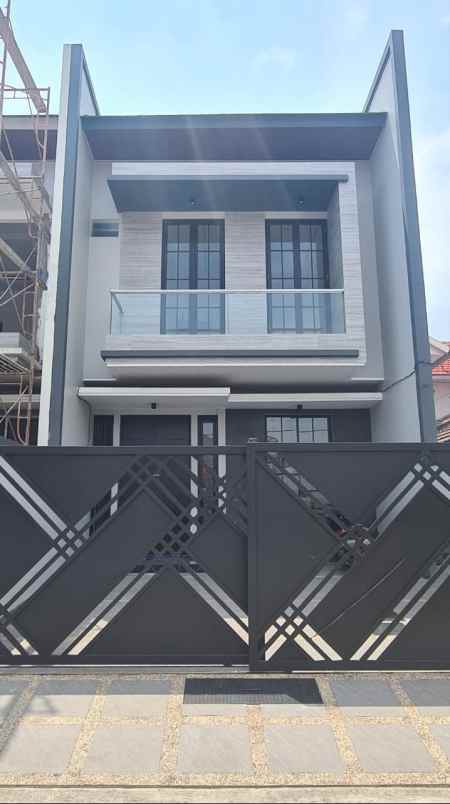 dijual rumah manyar kertoadi