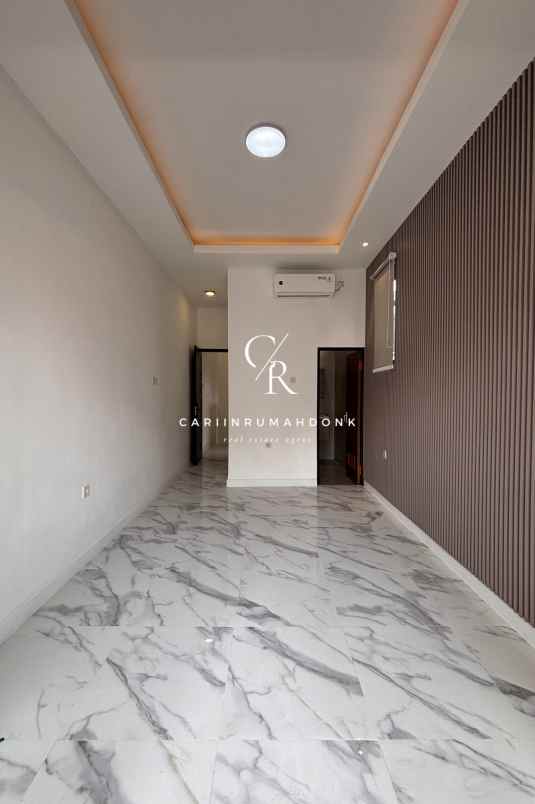 dijual rumah manyar tirtoyoso