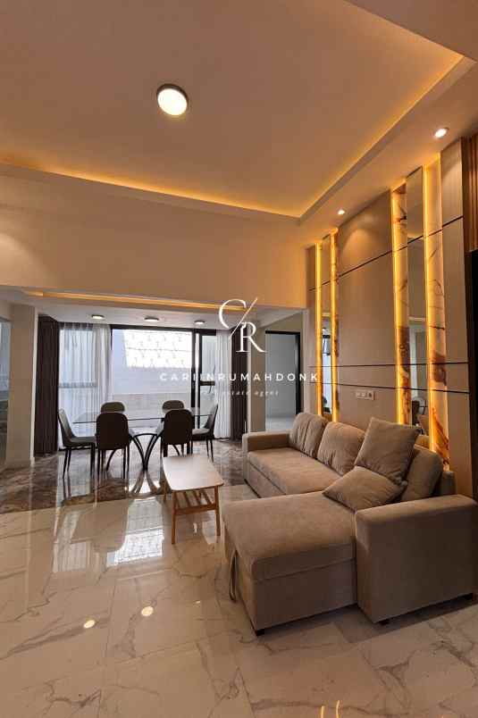 dijual rumah manyar tirtoyoso