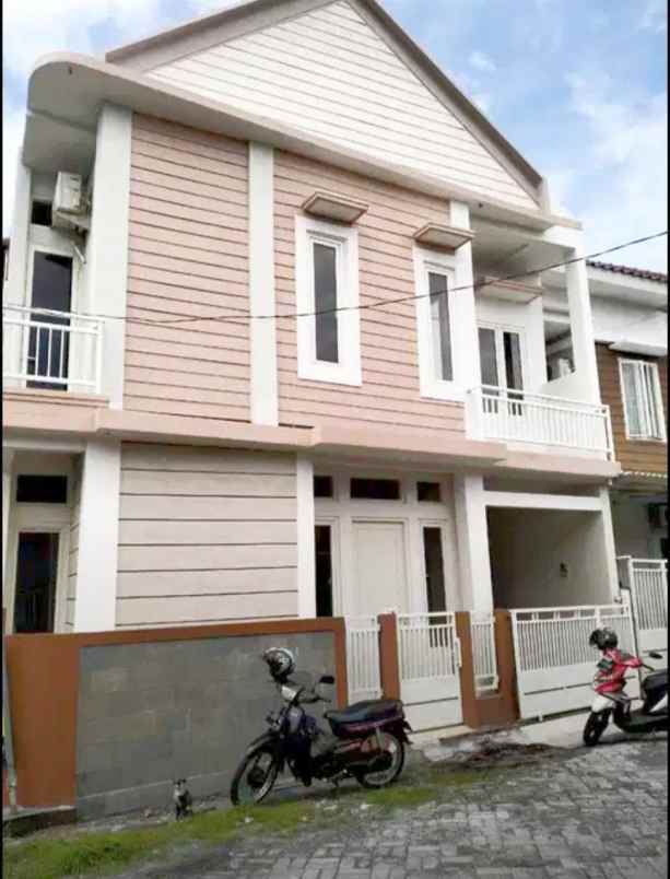 dijual rumah medokan ayu