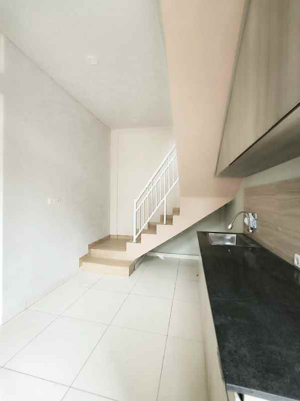 dijual rumah medokan ayu