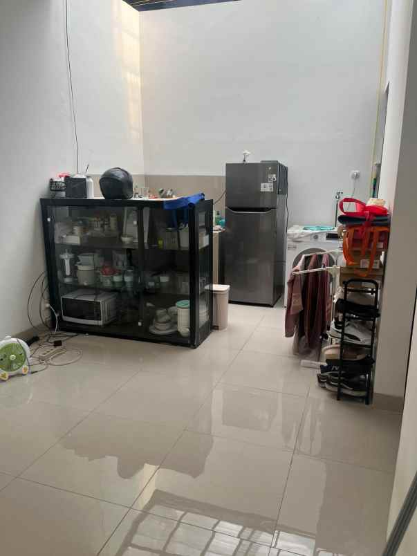 dijual rumah meruyung limo depok