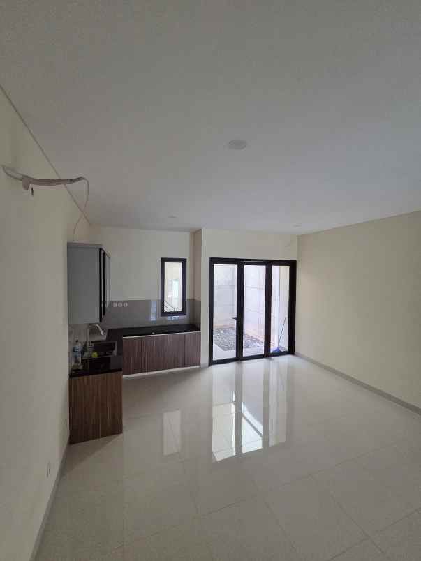 dijual rumah metland puri cipondoh banten