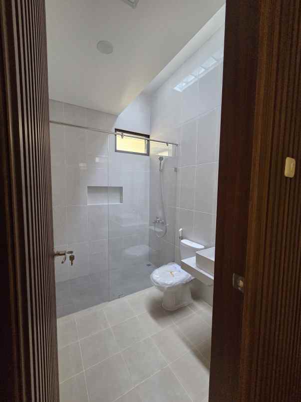 dijual rumah metland puri cipondoh banten