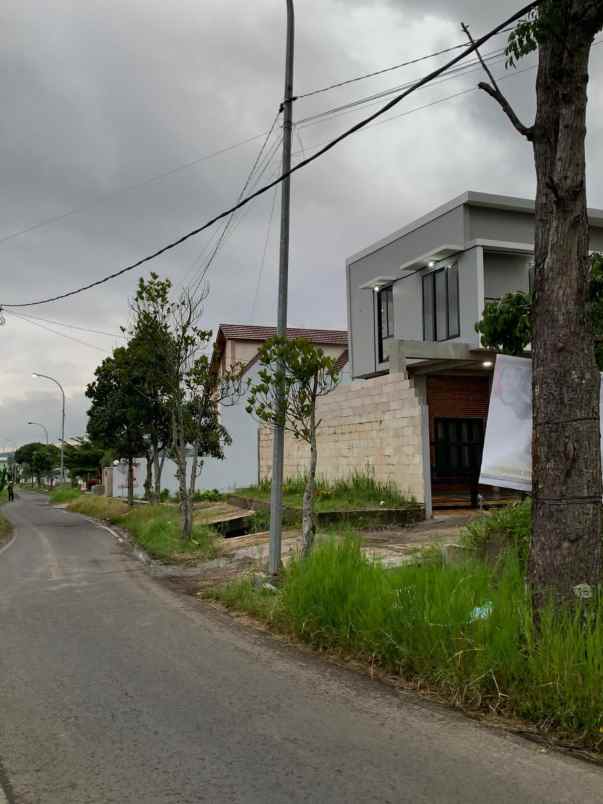 dijual rumah metro