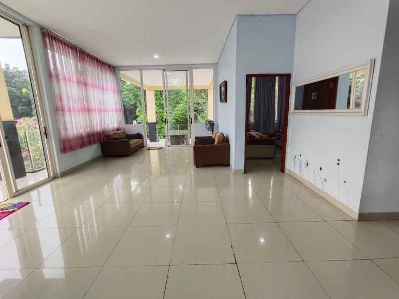 dijual rumah mewah hook sentul city strategis