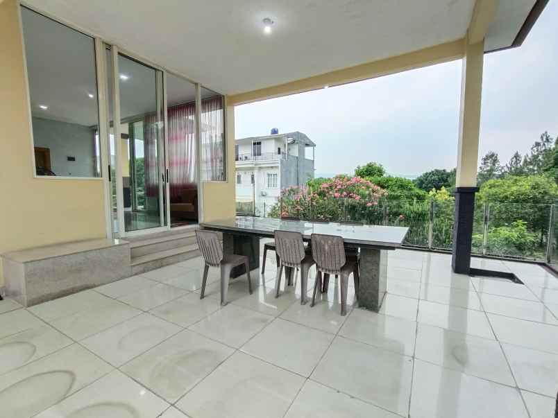 dijual rumah mewah hook sentul city strategis