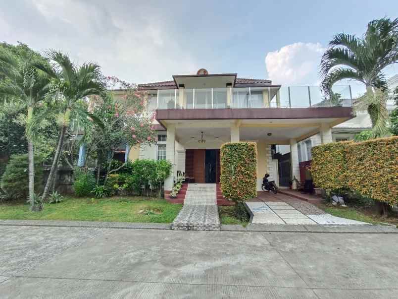 dijual rumah mewah hook sentul city strategis