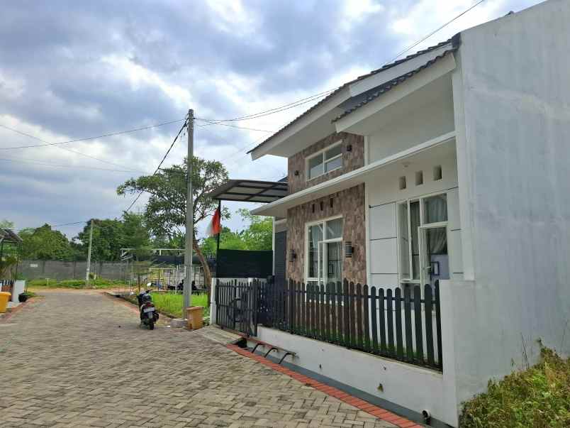 dijual rumah minimalis di kedawung jl kasuari jember