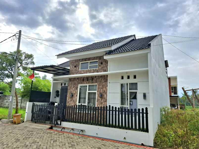 dijual rumah minimalis di kedawung jl kasuari jember