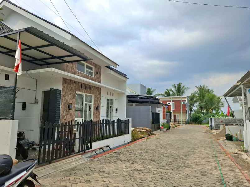 dijual rumah minimalis di kedawung jl kasuari jember