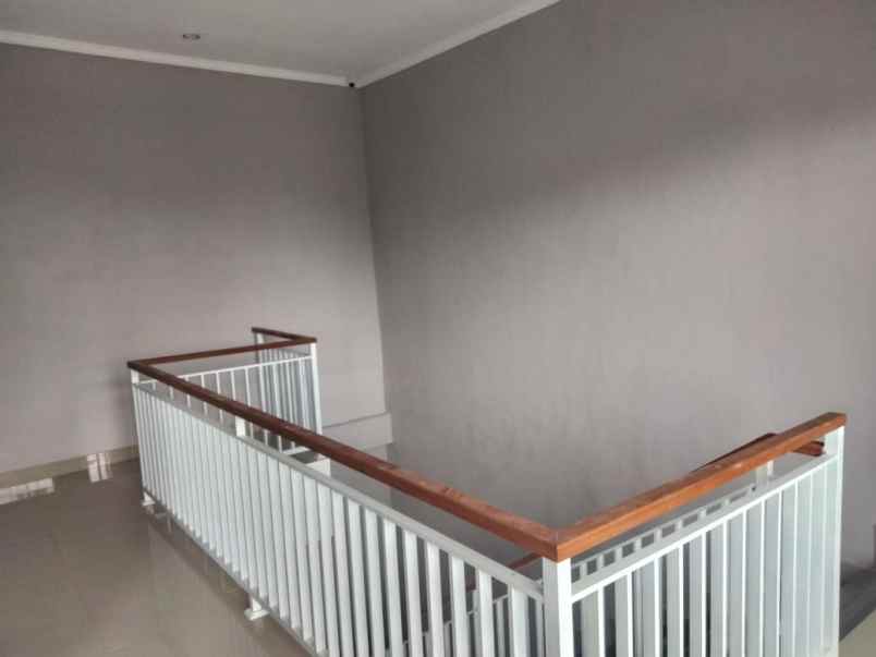 dijual rumah minimalis lantai 2 antasura denpasar