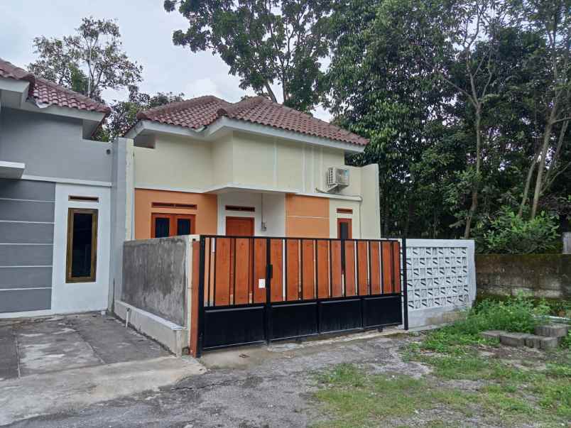 dijual rumah minimalis moderen shm lokasi strategis