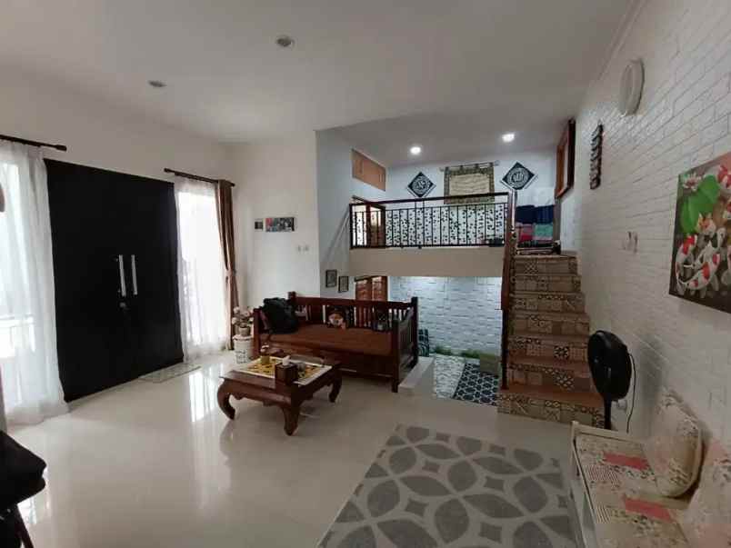 dijual rumah modern minimalis dan strategid di ciputat