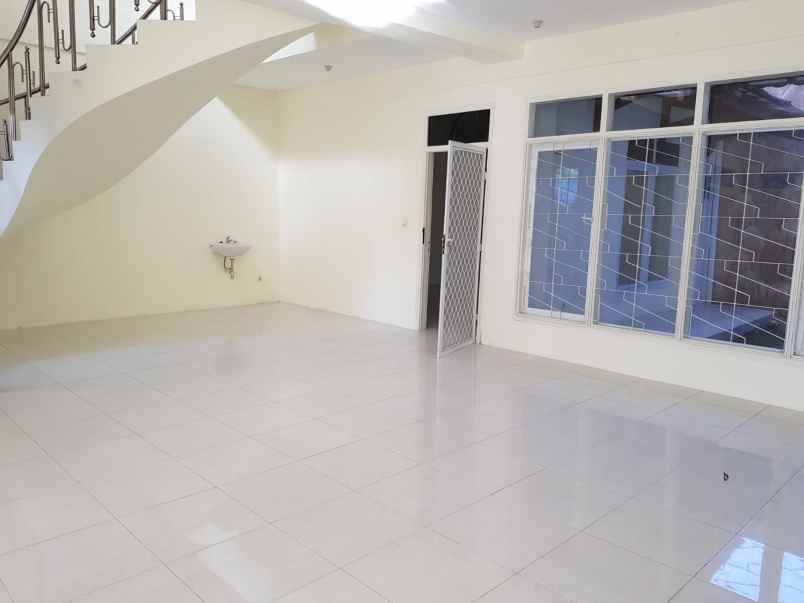 dijual rumah mojoarum