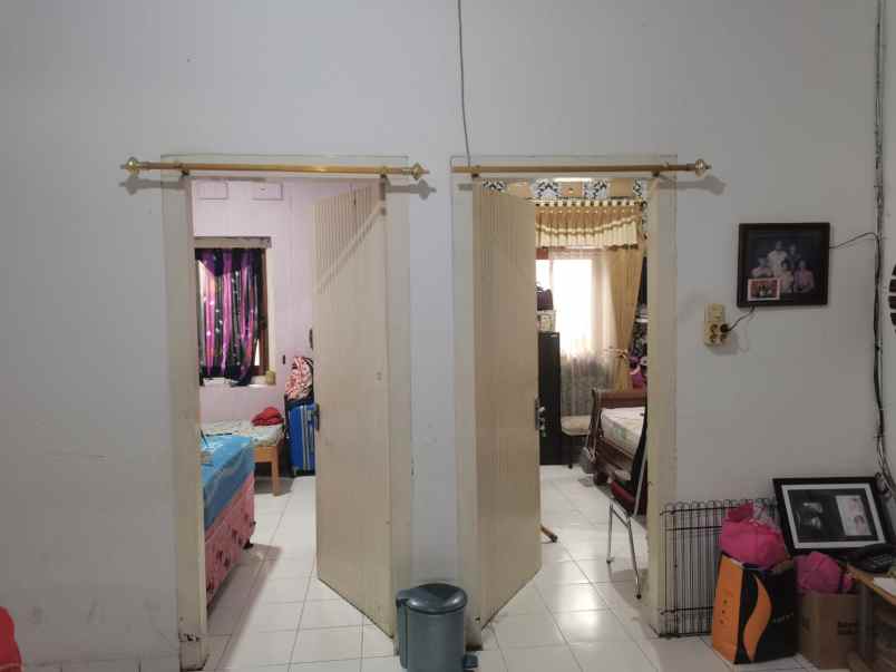 dijual rumah monginsidi