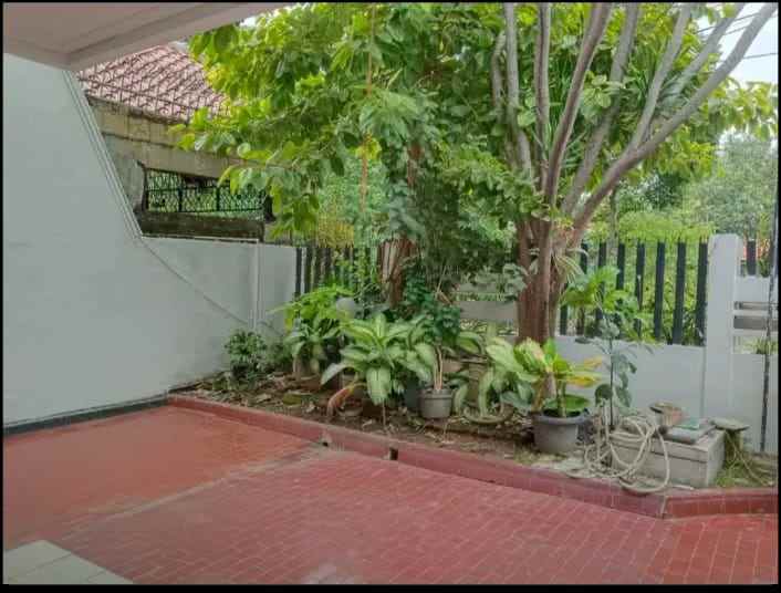 dijual rumah ngagel