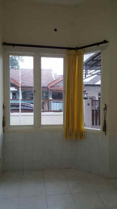 dijual rumah nirwana eksecutive