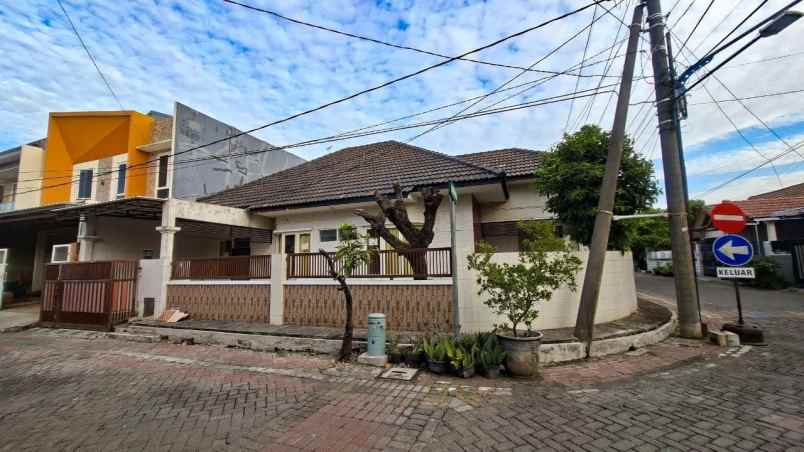 dijual rumah nirwana eksecutive