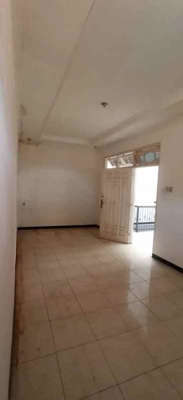 dijual rumah nirwana eksekutif