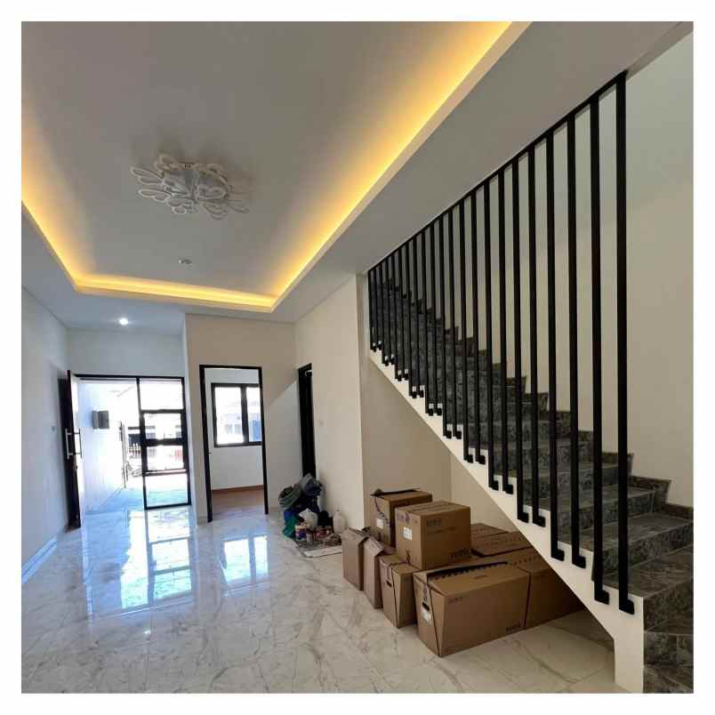 dijual rumah nirwana eksekutif