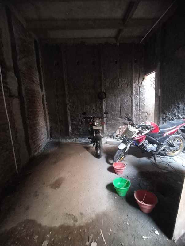 dijual rumah nirwana eksekutif