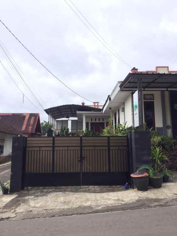 dijual rumah oro oro ombo