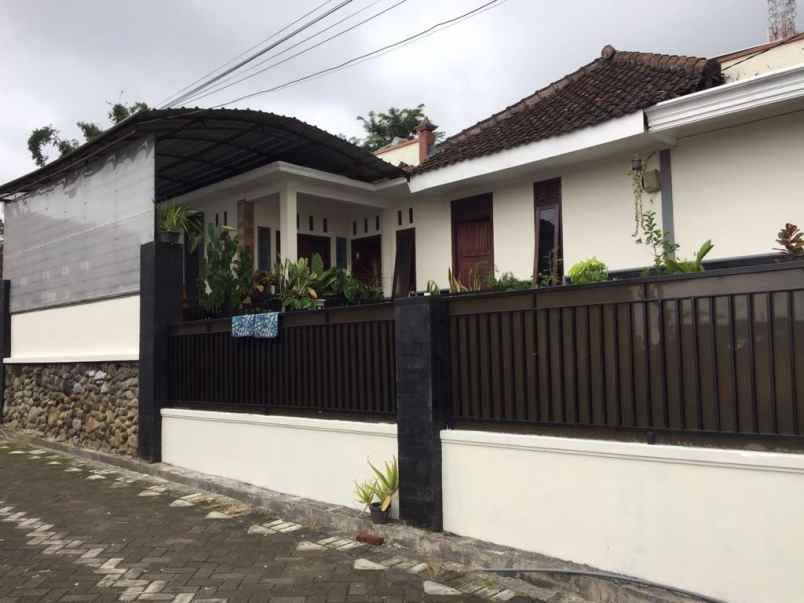 dijual rumah oro oro ombo