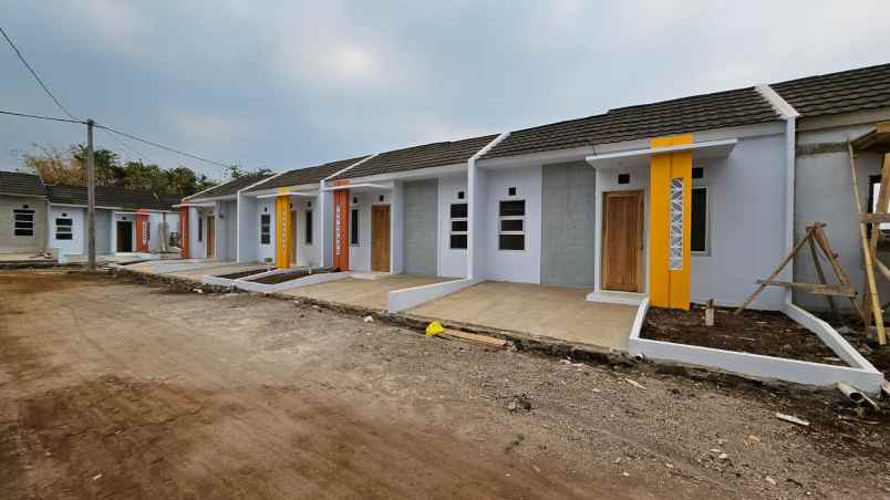 dijual rumah padaulun