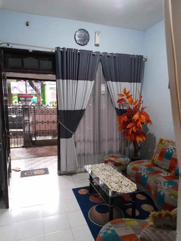 dijual rumah pakis