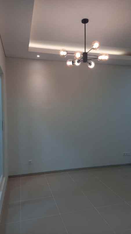 dijual rumah pakuwon city