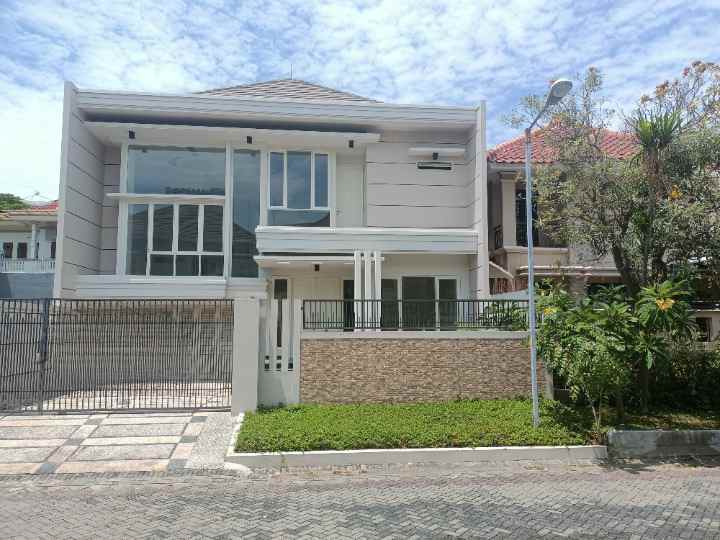 dijual rumah pakuwon city vila royal