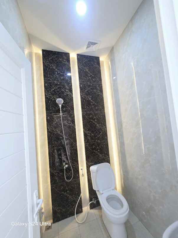 dijual rumah permata harapan baru kota