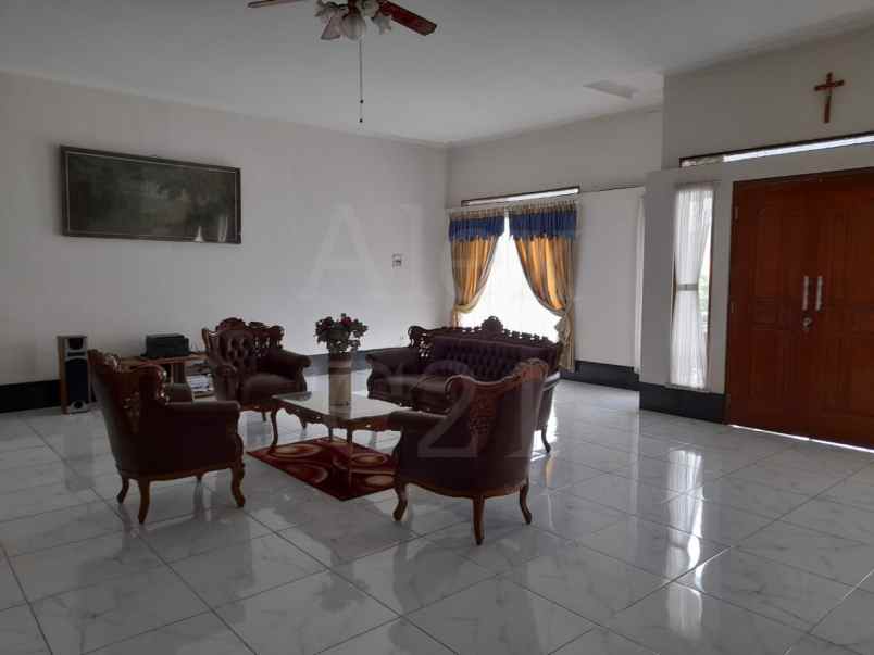 dijual rumah perum permata timur 1