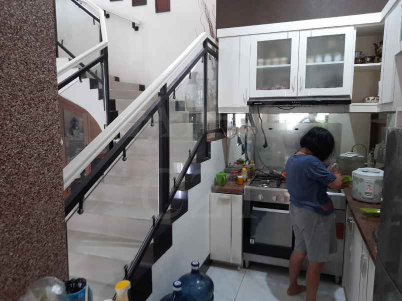 dijual rumah perum permata timur 1