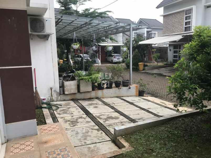 dijual rumah perum seruni hills