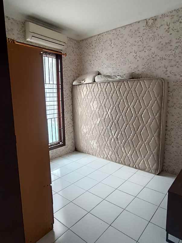 dijual rumah perumahan aneka elok