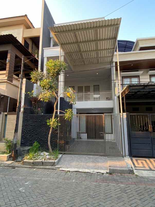 dijual rumah perumahan graha santoso