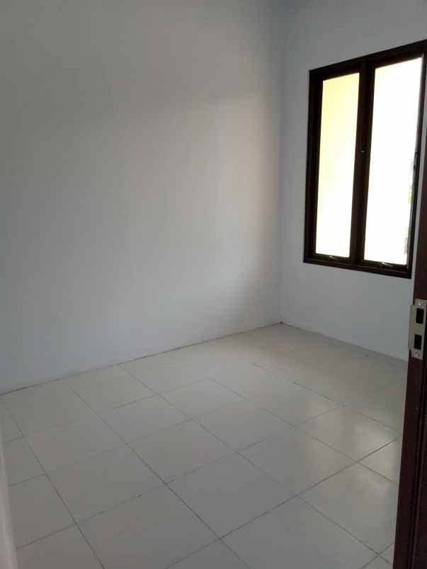 dijual rumah perumahan griya permai