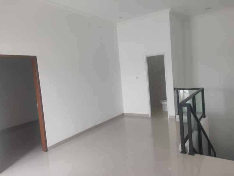 dijual rumah perumahan kft