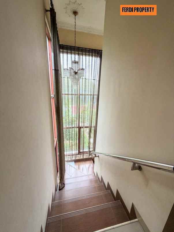 dijual rumah perumahan kota wisata cibubur