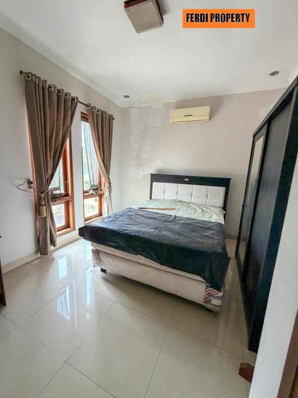 dijual rumah perumahan kota wisata cibubur