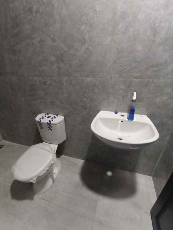 dijual rumah perumahan manyar tirtoasri