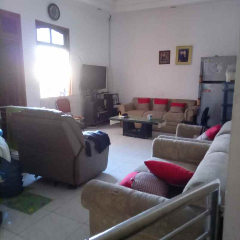 dijual rumah perumahan rewwin