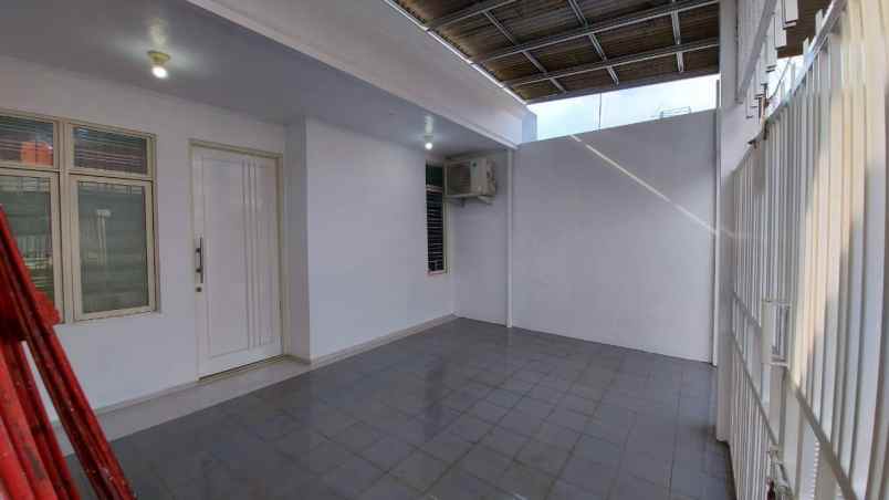 dijual rumah perumahan taman dadap