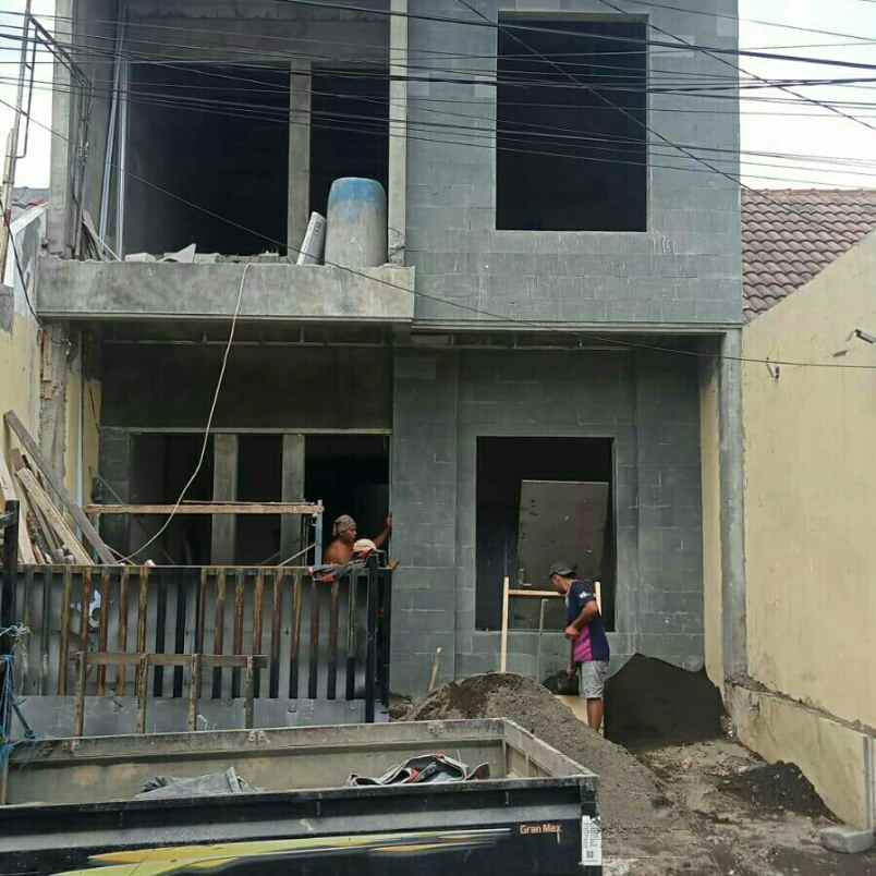 dijual rumah perumahan wiguna selatan