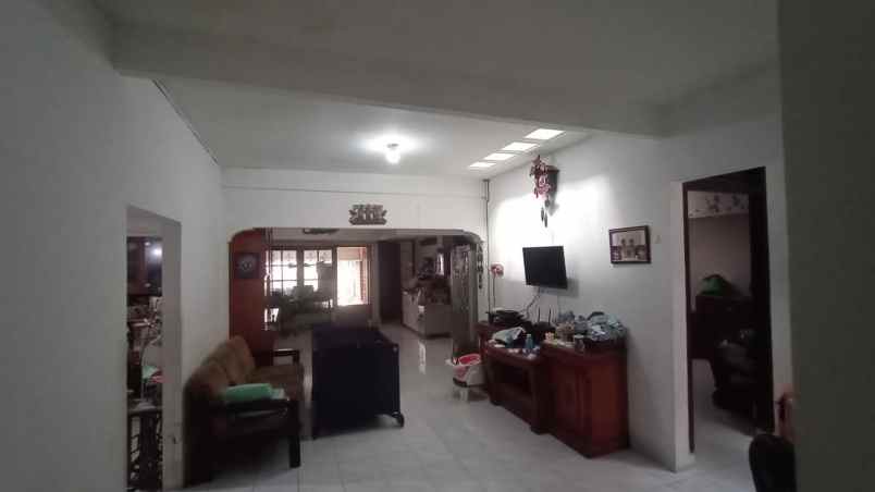 dijual rumah pisangan