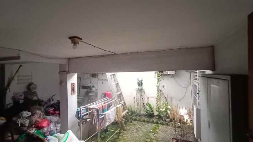 dijual rumah pisangan