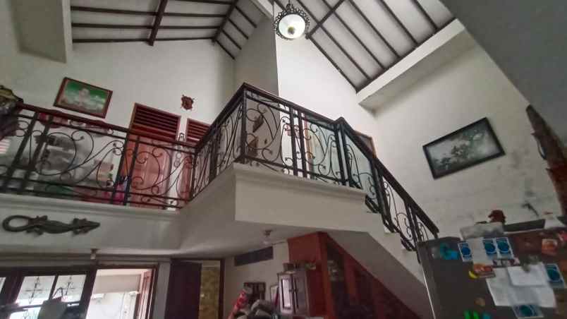 dijual rumah pisangan